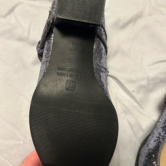 Girl’s Sz 13 Mary Janes - Picture 3 of 5